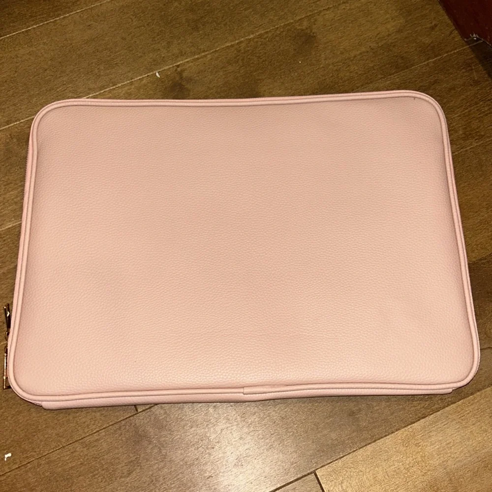 Laptop sleeve